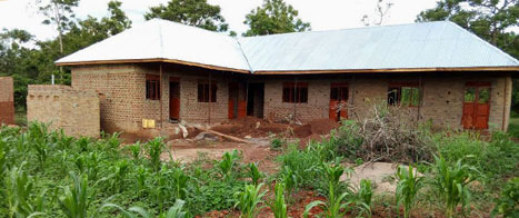 Schule Uganda bauen Schulpatenschaft