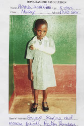 Waisenkind Mädchen Uganda